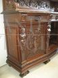 Grande credenza antica in stile rinascimentale con alzata
