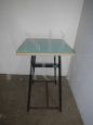 Piccolo banco scolastico vintage in formica