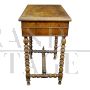 Tavolino da lavoro dell'800 intagliato con gambe tornite