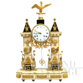 Antico orologio a pendolo Luigi XVI in bronzo dorato e marmo, '700 Rivoluzione Francese                            