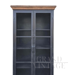 Armadietto industriale in metallo                            