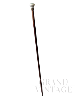 Bastone da passeggio con pomello in ceramica dipinta                            