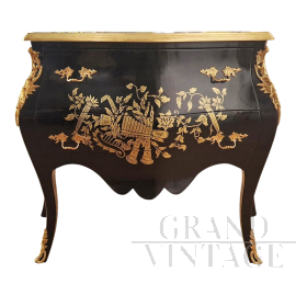 Comò in stile barocco in legno laccato nero con decorazioni dorate