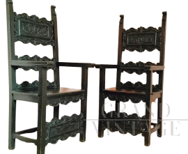 Coppia di grandi sedie seggioloni antichi scolpiti dei primi dell'800                            