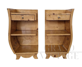 Coppia di comodini mossi di linea Art Déco in radica di betulla                            