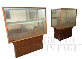 Coppia di grandi teche vetrine da negozio vintage