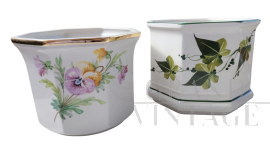 Coppia di vasi vintage in ceramica con decori floreali