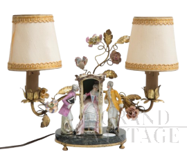 Lampada antica Napoleone III con personaggi in porcellana policroma e bronzo dorato                            