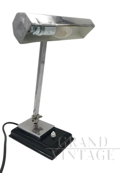 Lampada da scrivania art déco in metallo cromato e legno                            