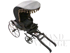 Modellino di carrozza antica per cavalli dell'800