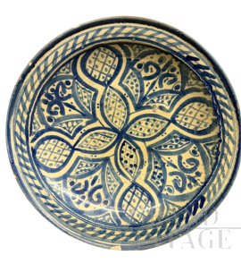 Piatto antico in maiolica dipinta, Marocco XIX secolo                            