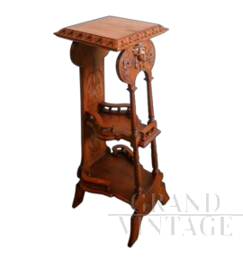 Piedistallo portavasi vintage in legno intagliato in stile eclettico