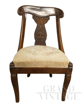 Poltrona antica di epoca Carlo X in noce massello, primi '800                            