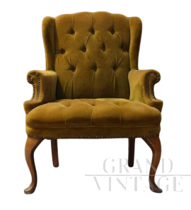 Poltrona bergère in stile barocco in velluto giallo ocra                            