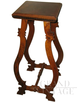 Portavasi antico in noce con piedi a lira