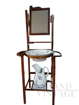 Set da toeletta dei primi del '900 con catino e brocca in ceramica                            