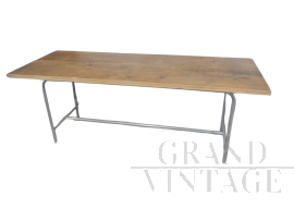 Tavolo vintage in abete su base in alluminio, anni '60