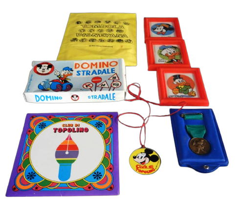 Set di giochi da tavolo e gadget Topolino vintage                             