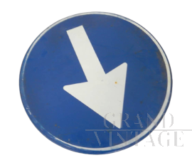 Cartello stradale vintage di direzione obbligatoria, Italia 1980 
