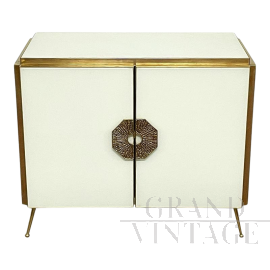 Credenza a due ante in vetro bianco con maniglia in ottone                            