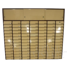 Grande schedario vintage da ufficio con 91 cassetti e ante scorrevoli                            