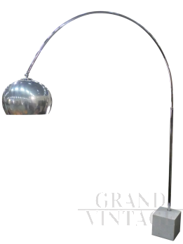 Lampada ad arco stile Castiglioni