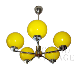 Lampadario modernariato anni '60 con 5 sfere gialle                            