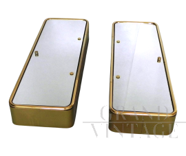 Coppia di mobiletti pensili da bagno dorati con superficie a specchio                            