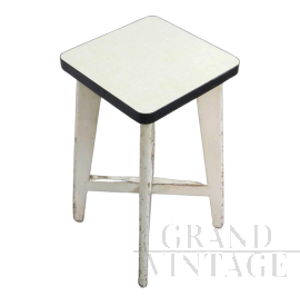 Sgabello vintage in abete e formica bianca, anni '50