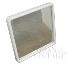 Specchio vintage con cornice in plastica bianca, anni '70                            