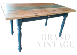 Tavolo da pranzo rustico country con legni di riciclo                            
