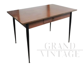 Tavolo da pranzo vintage in formica marrone effetto legno, anni '60