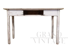 Tavolo vintage in legno bianco con patina originale                            
