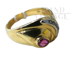 80s ring in gold with diamonds and ruby