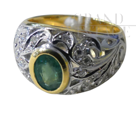 80s ring in gold with diamonds and emerald      