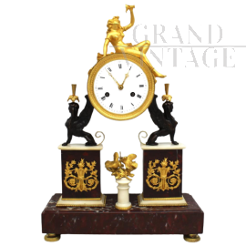 Antique Parisian Directoire pendulum clock in gilded bronze and marble, 18th century