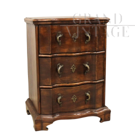 Small antique Venetian dresser from the Louis XV period in walnut, Italy 18th century