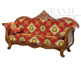 Antique Italian sofa from the mid-19th century in red fabric with floral decorations