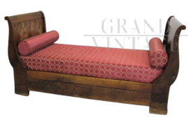 Antique single boat bed in walnut                    
                            