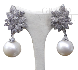 White gold flower earrings with Australian pearls and diamonds
