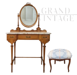 Refined dressing table with stool from the early 1900s