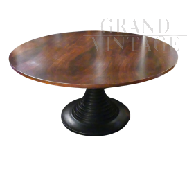 Round design table by Carlo de Carli