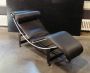 90s Bauhaus-inspired chaise longue in black leather                    
                            