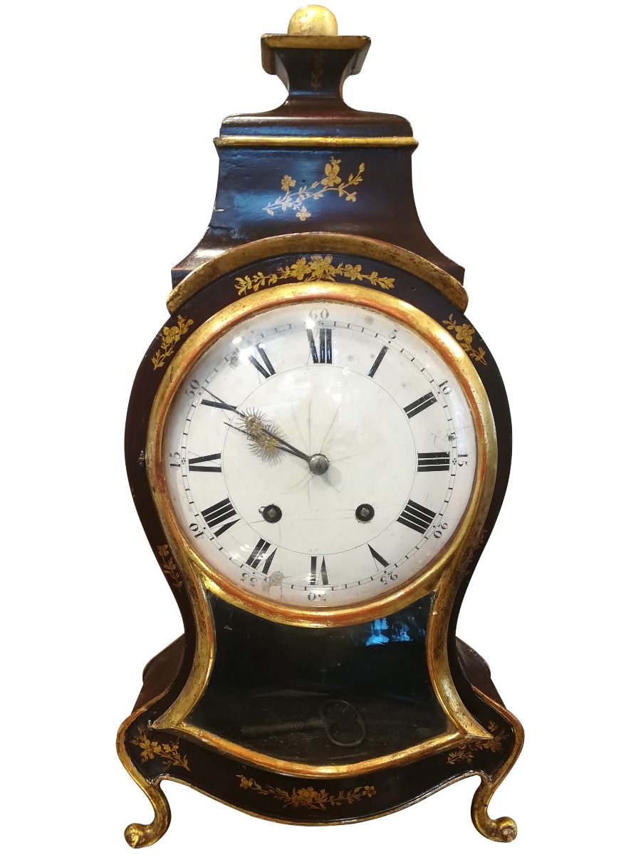 Neuchatel table pendulum clock