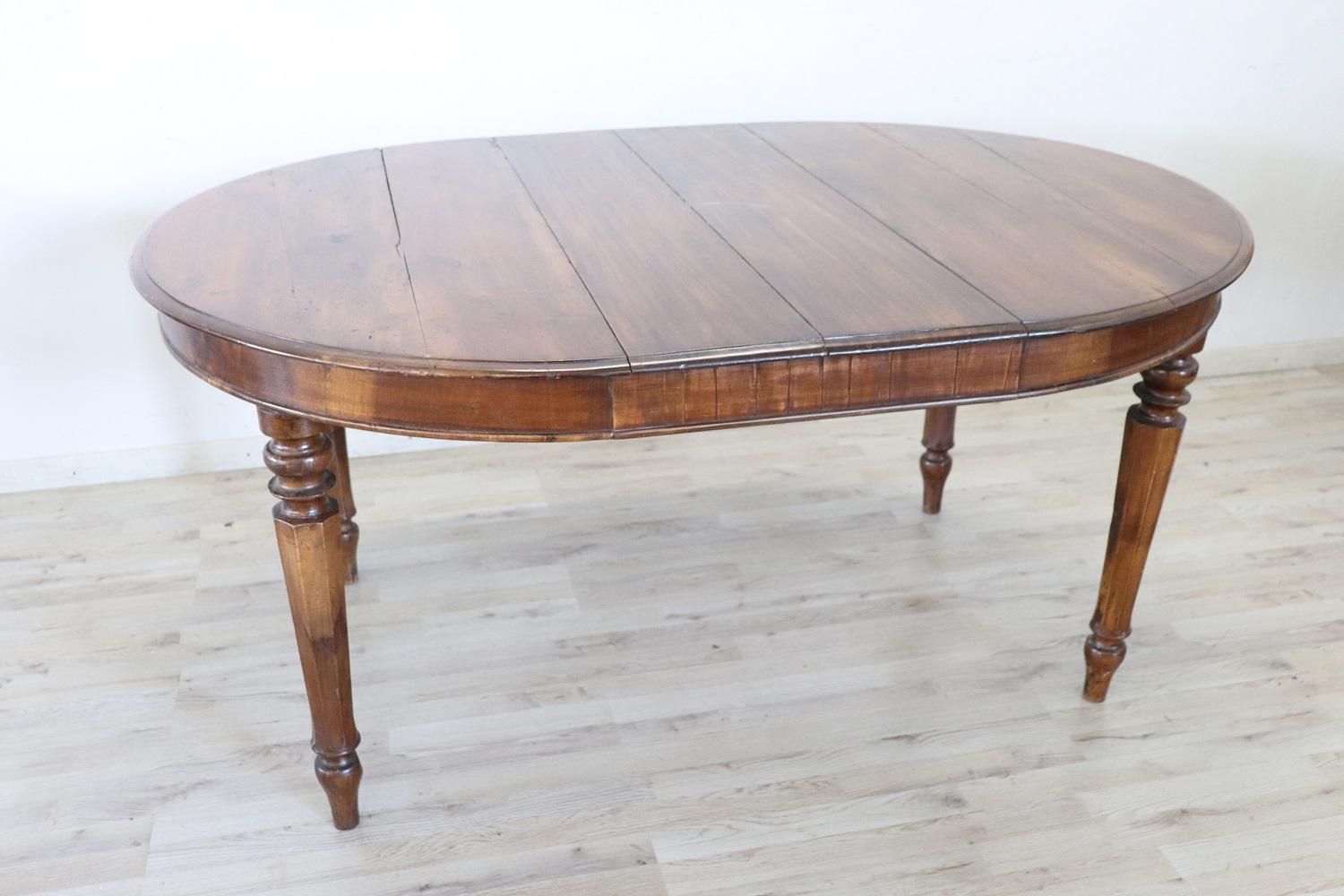 Large antique oval dining table from the 19th century Grand Vintage