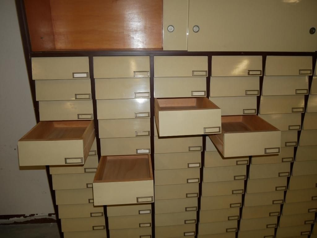 Large vintage office filing with 91 drawers and sliding doors