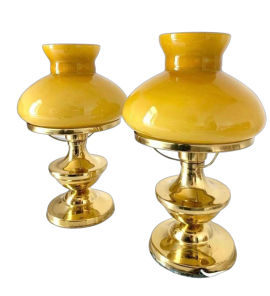 Coppia di lampade da tavolo Art Déco in vetro opalino giallo e ottone, anni '40