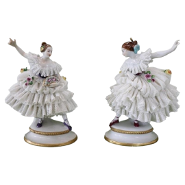 Pair of antique dancers figurines in Capodimonte ceramic, 19th century
