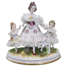 Group of characters in antique Capodimonte ceramic, 19th century