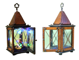 Lanterna antica in cuoio e legno con Sacra Famiglia                            